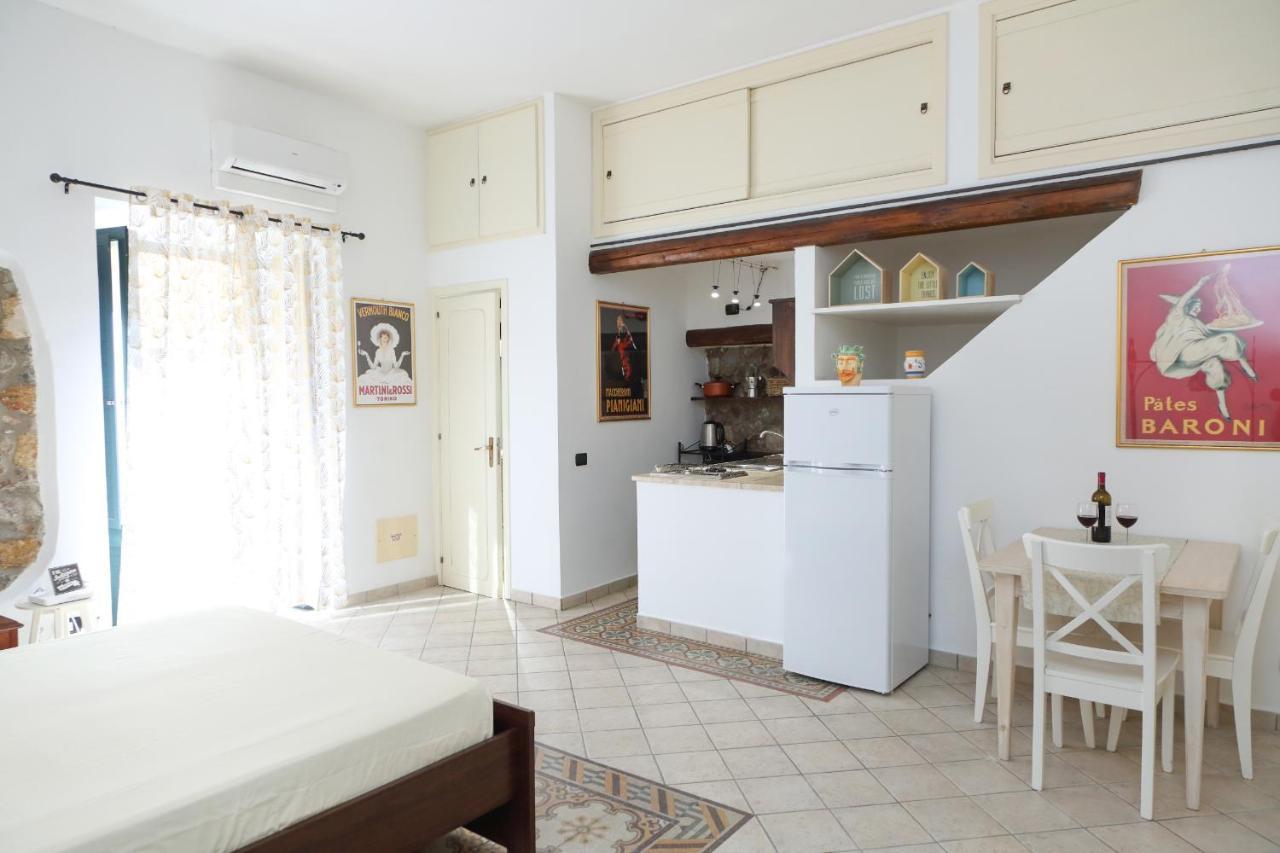 Coastal Seaview Suite & Central Balcony Street View Studio Cefalu Ngoại thất bức ảnh