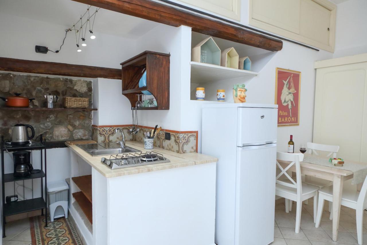 Coastal Seaview Suite & Central Balcony Street View Studio Cefalu Ngoại thất bức ảnh